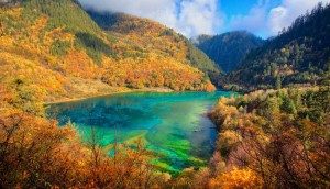 TopBeautifulNaturalLakesInTheWorld