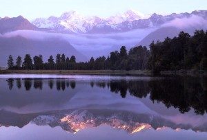 TopBeautifulNaturalLakesInTheWorld