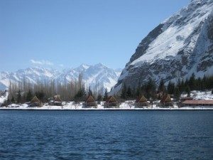 TopBeautifulNaturalLakesInTheWorld